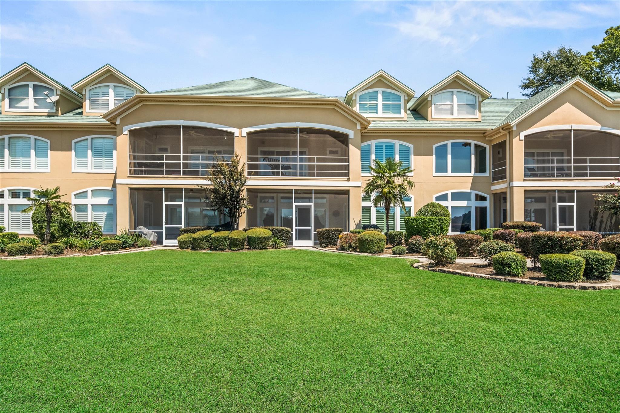 163 W Palm Boulevard