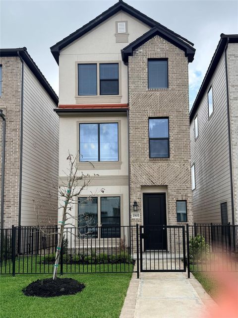 Photo of 2507 Grey Willow Trail, Houston, TX 77077 (MLS # 75200608)