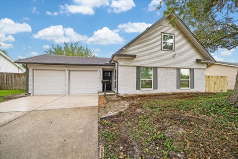 Photo of 4114 Hill Oak Drive, Houston, TX 77092 (MLS # 65547912)