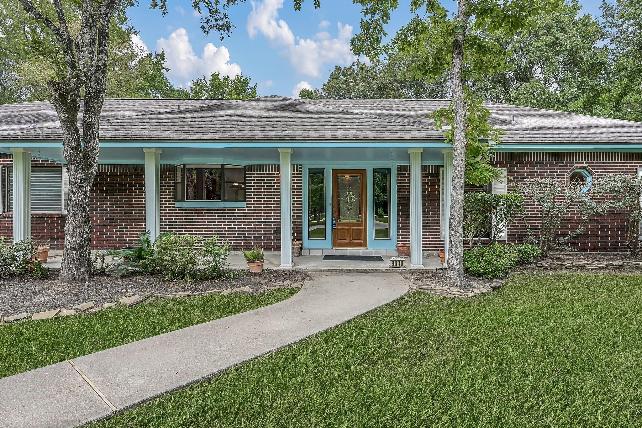 9610 Sendera Drive