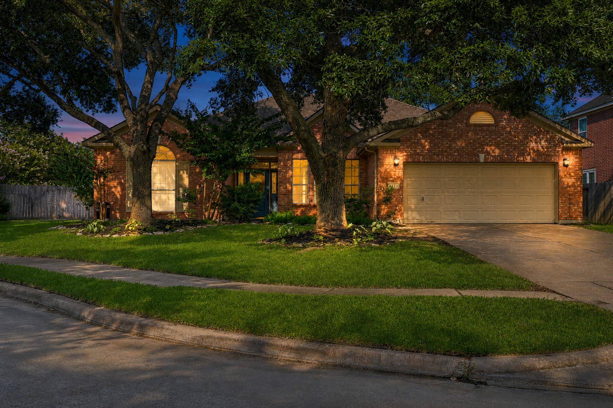 1211 Lamplight Trail Drive