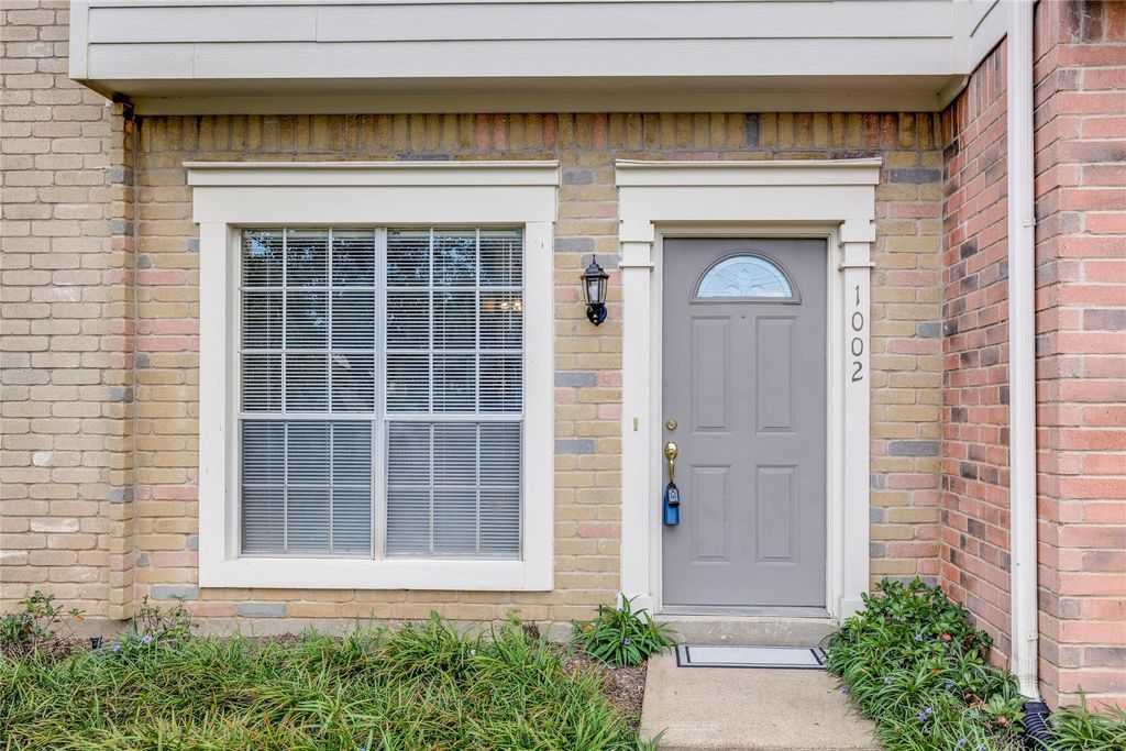 Photo of 2910 Grants Lake Blvd #1002, Sugar Land, TX 77479 (MLS # 28154881)