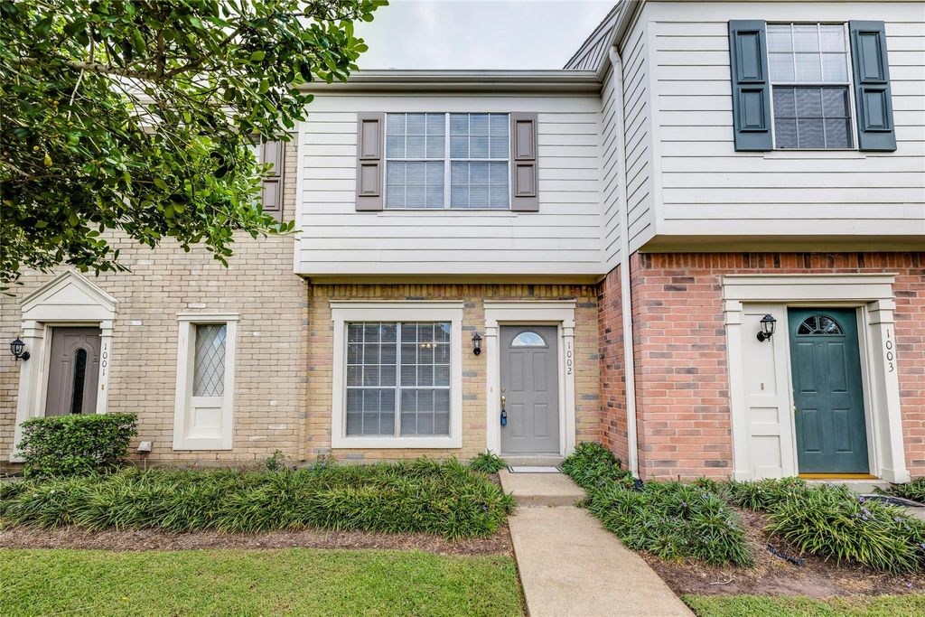 Photo of 2910 Grants Lake Blvd #1002, Sugar Land, TX 77479 (MLS # 28154881)