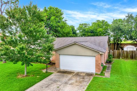Photo of 6219 Silver Leaf Drive, League City, TX 77573 (MLS # 55578024)