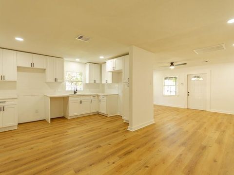 Photo of 6802 Eastwood Street, Houston, TX 77021 (MLS # 14159594)