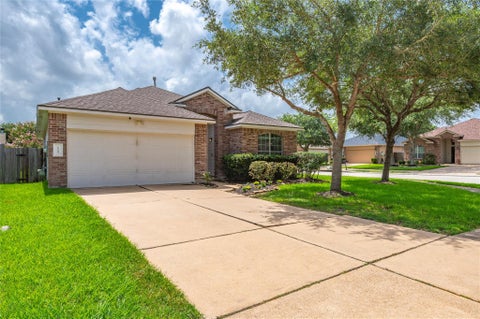 Photo of 6704 Hidden Colony Lane, Dickinson, TX 77539 (MLS # 60294137)