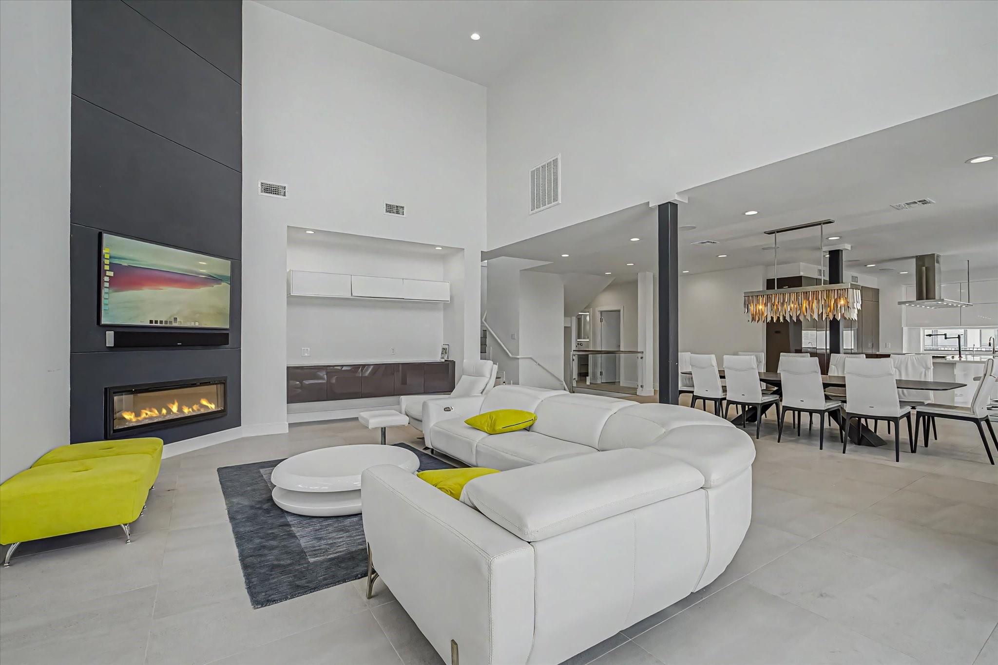 1047 & 1027 Long Reach Drive