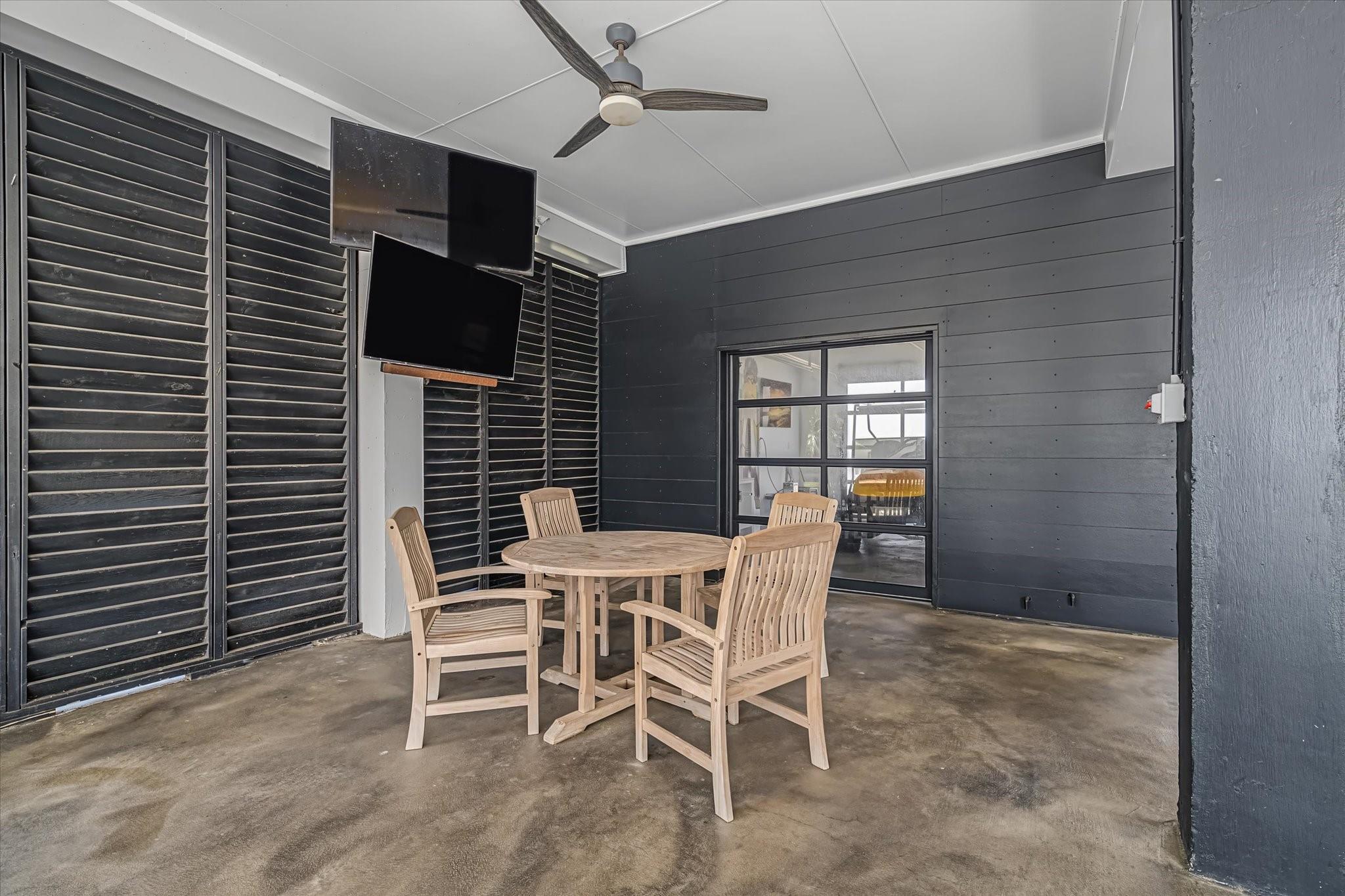 1047 & 1027 Long Reach Drive