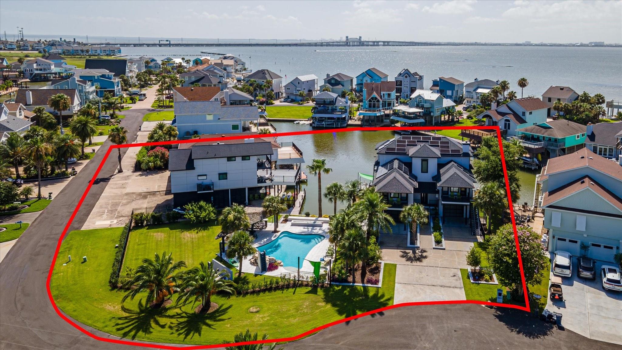 1047 & 1027 Long Reach Drive