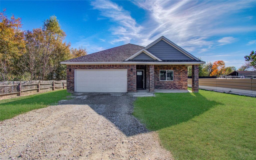 Photo of 898 Road 3556, Cleveland, TX 77327 (MLS # 29920072)