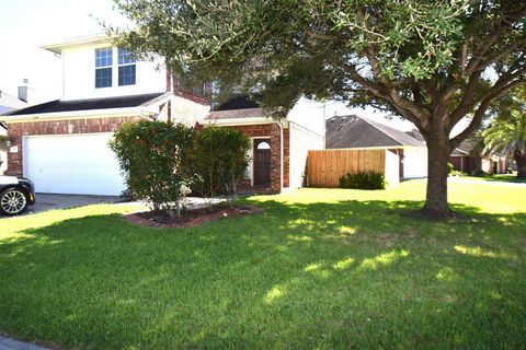 Photo of 611 Chase More Court, Bacliff, TX 77518 (MLS # 10037029)