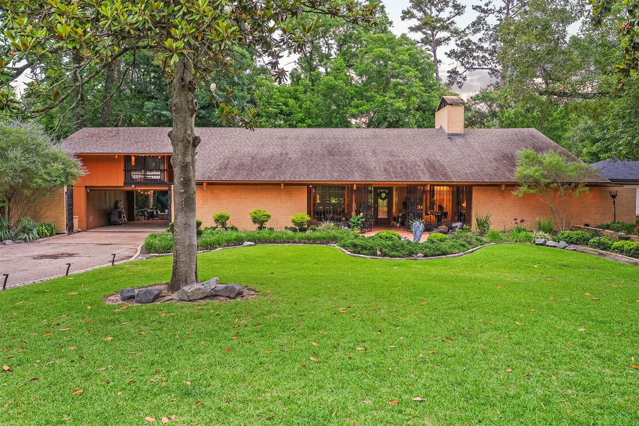 29 Winged Foot Drive