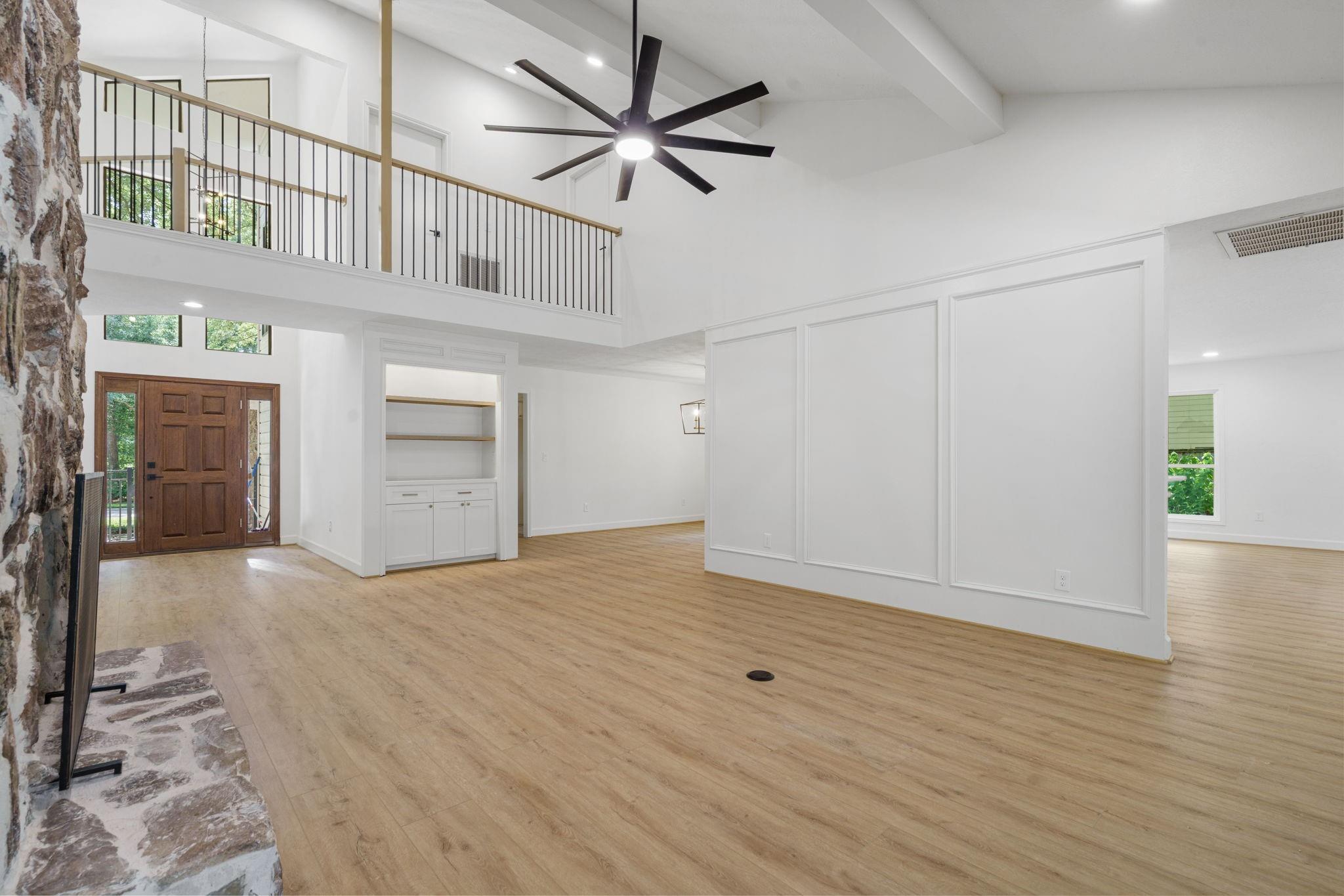 2 Crescent Falls Court