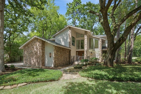 Photo of 2 Crescent Falls Court, The Woodlands, TX 77381 (MLS # 52701908)