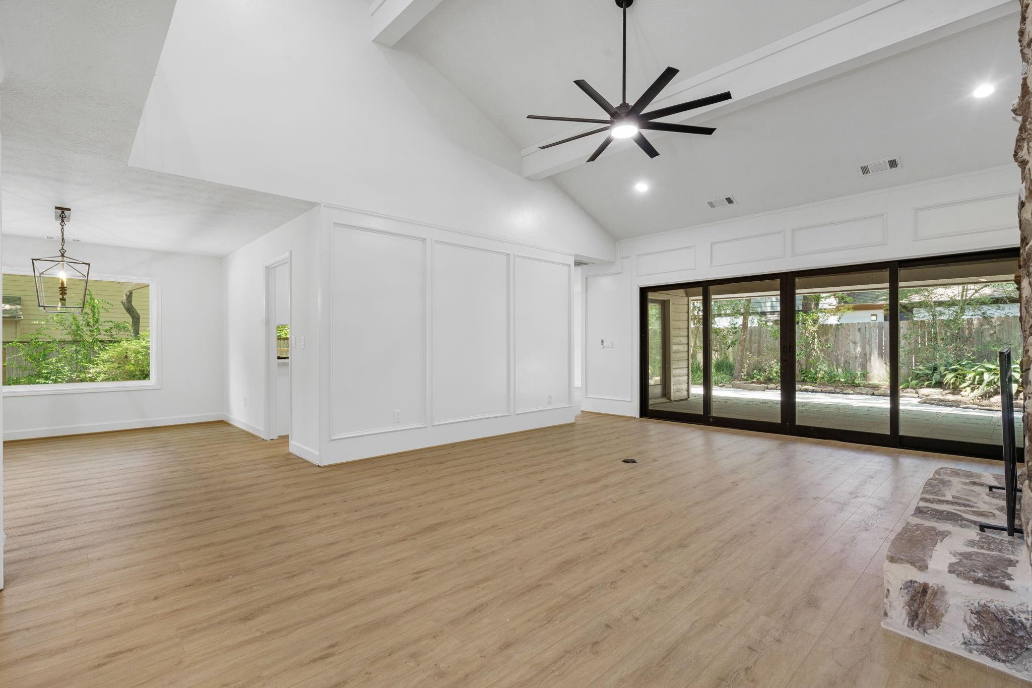 2 Crescent Falls Court