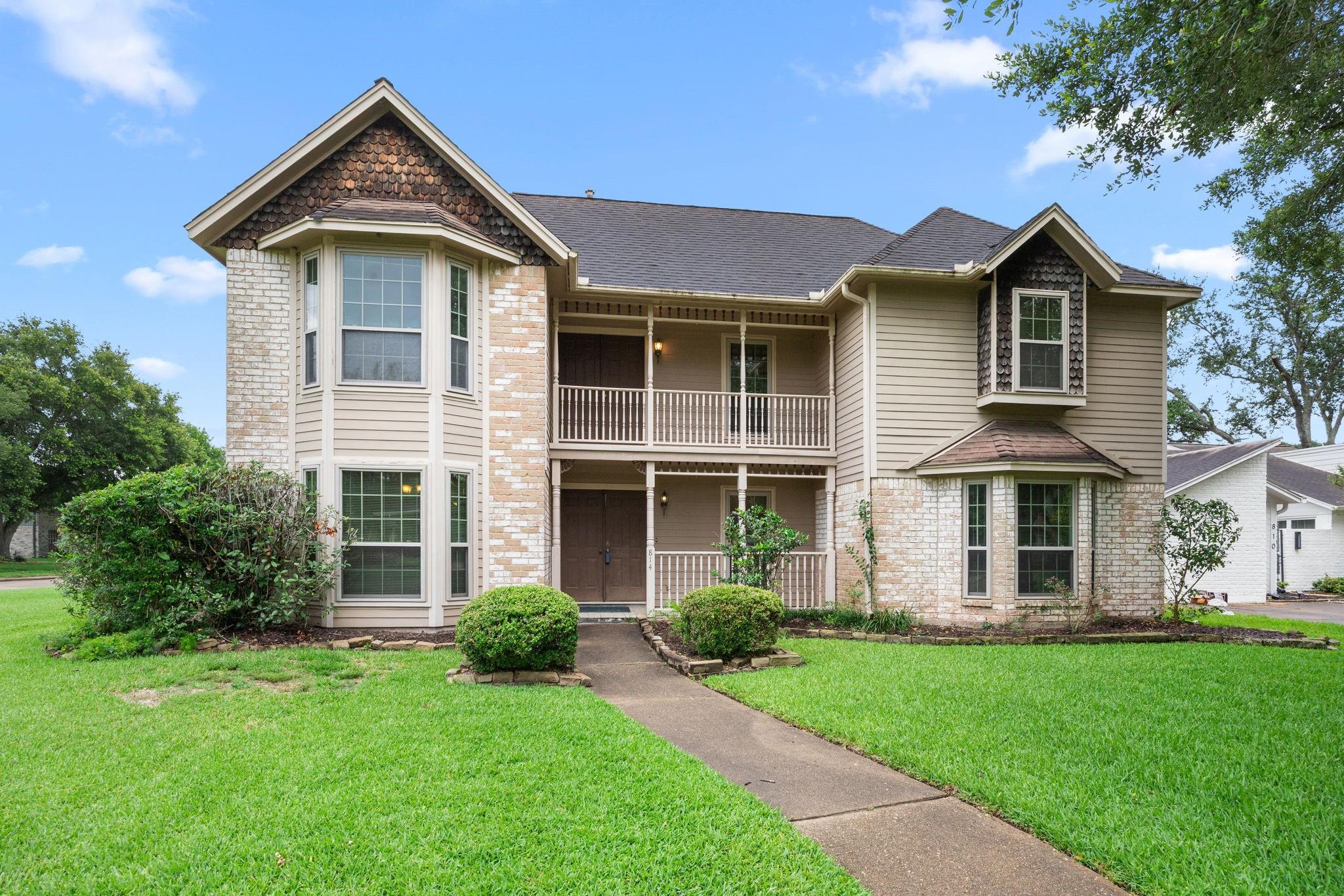 814 Palm Grove Circle