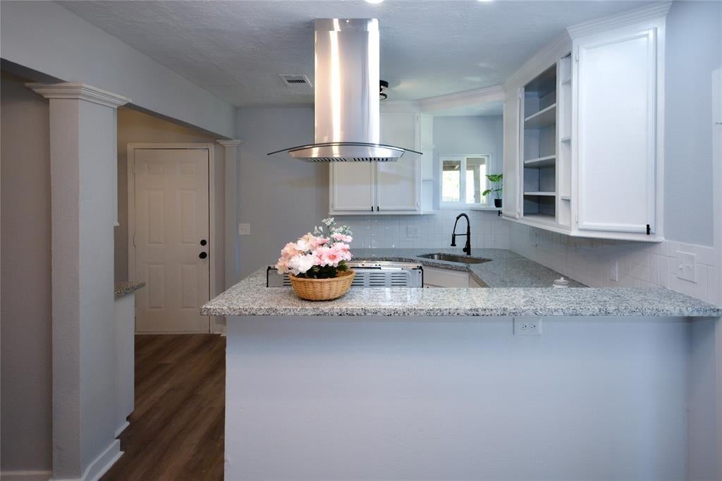 Photo of 314 S 5th Street, Highlands, TX 77562 (MLS # 46820912)
