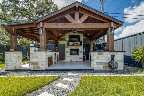 Photo of 7953 Hammerly Boulevard, Houston, TX 77055 (MLS # 95631628)