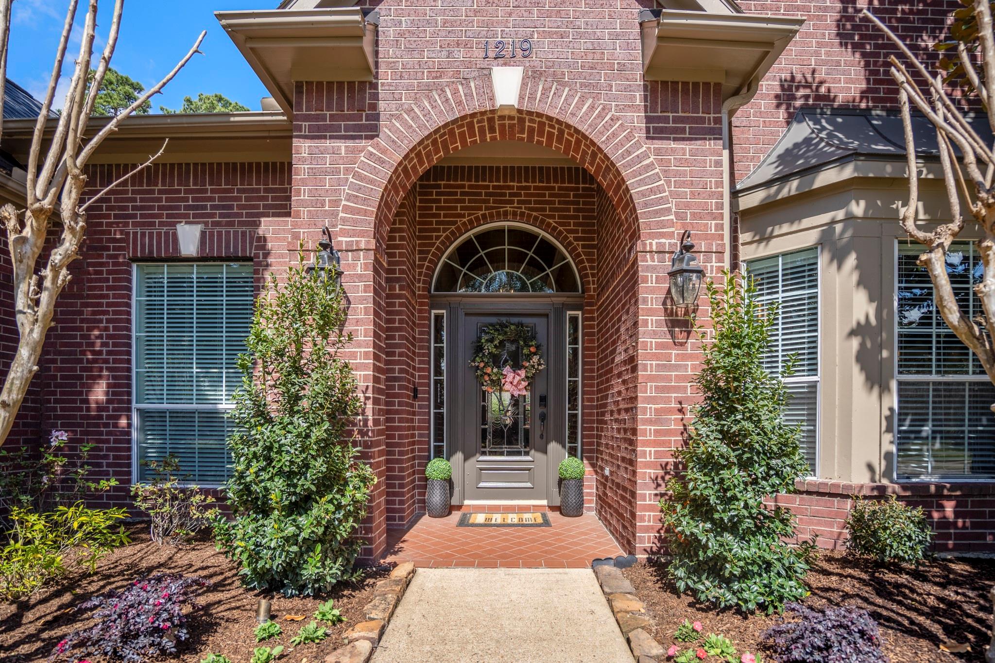 1219 Hurst Park Drive