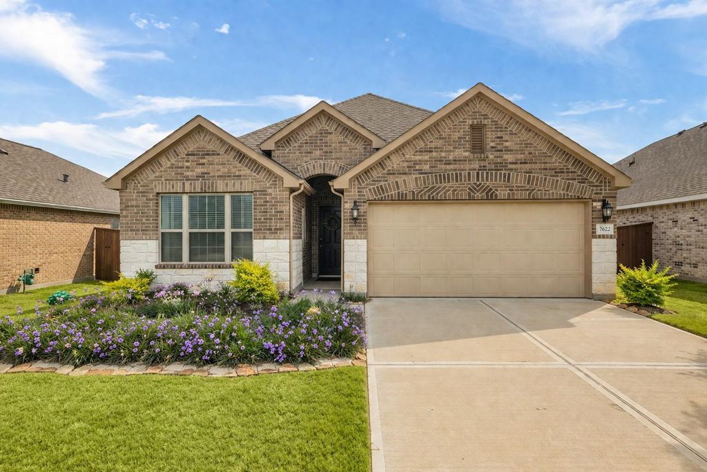 Photo of 7622 Mistral Lane, Baytown, TX 77523 (MLS # 36949540)