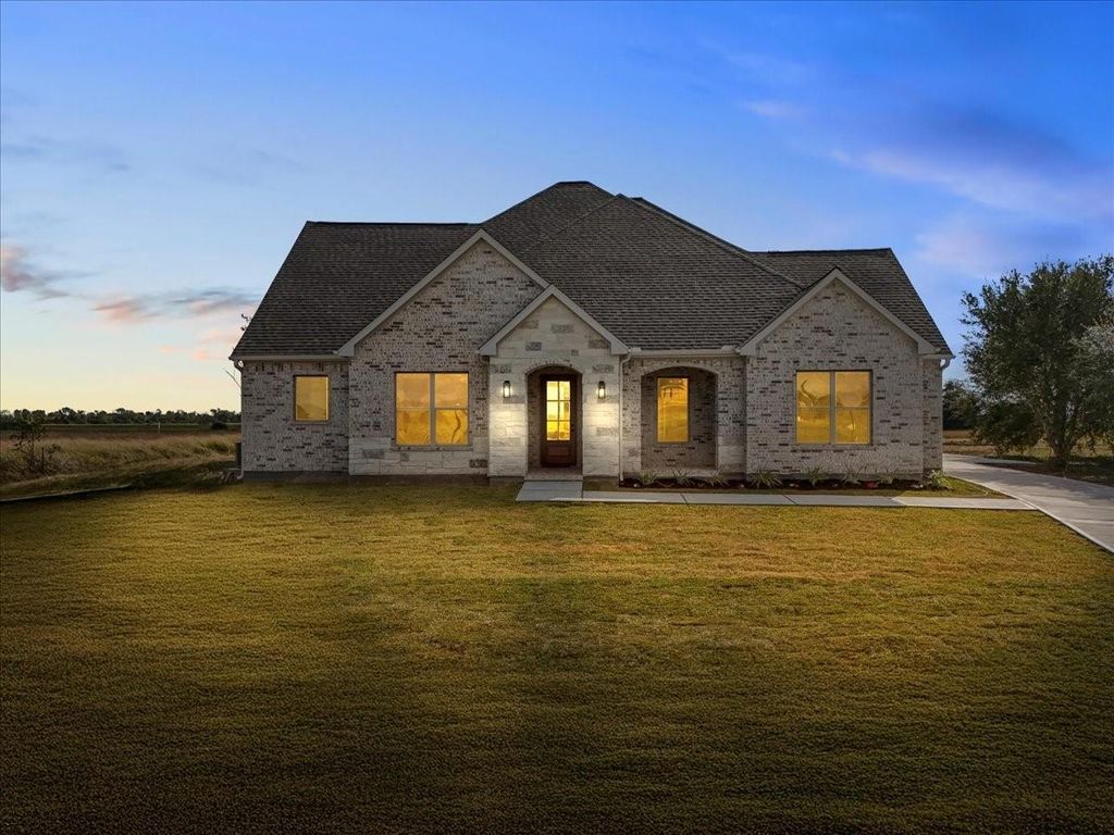 Photo of 224 Cripple Creek Lane, Angleton, TX 77515 (MLS # 79429246)