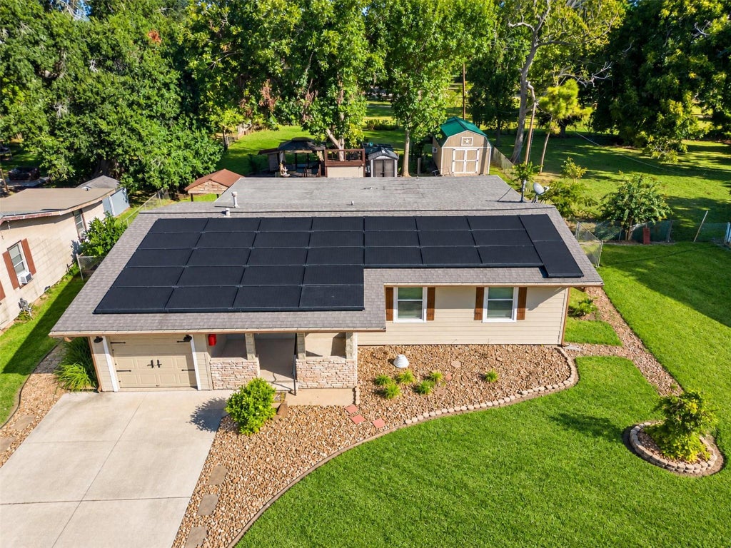 Photo of 115 Camellia Street, Lake Jackson, TX 77566 (MLS # 35463988)