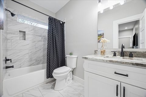 Tiny photo for 2108 Oatfield Drive, Houston, TX 77018 (MLS # 72603026)