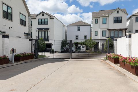 Photo of 1740 Ojeman Point Lane, Houston, TX 77055 (MLS # 79590791)