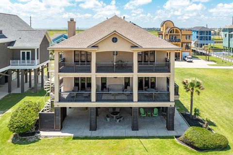 Photo of 9 Blue Heron Drive, Jamaica Beach, TX 77554 (MLS # 74913038)