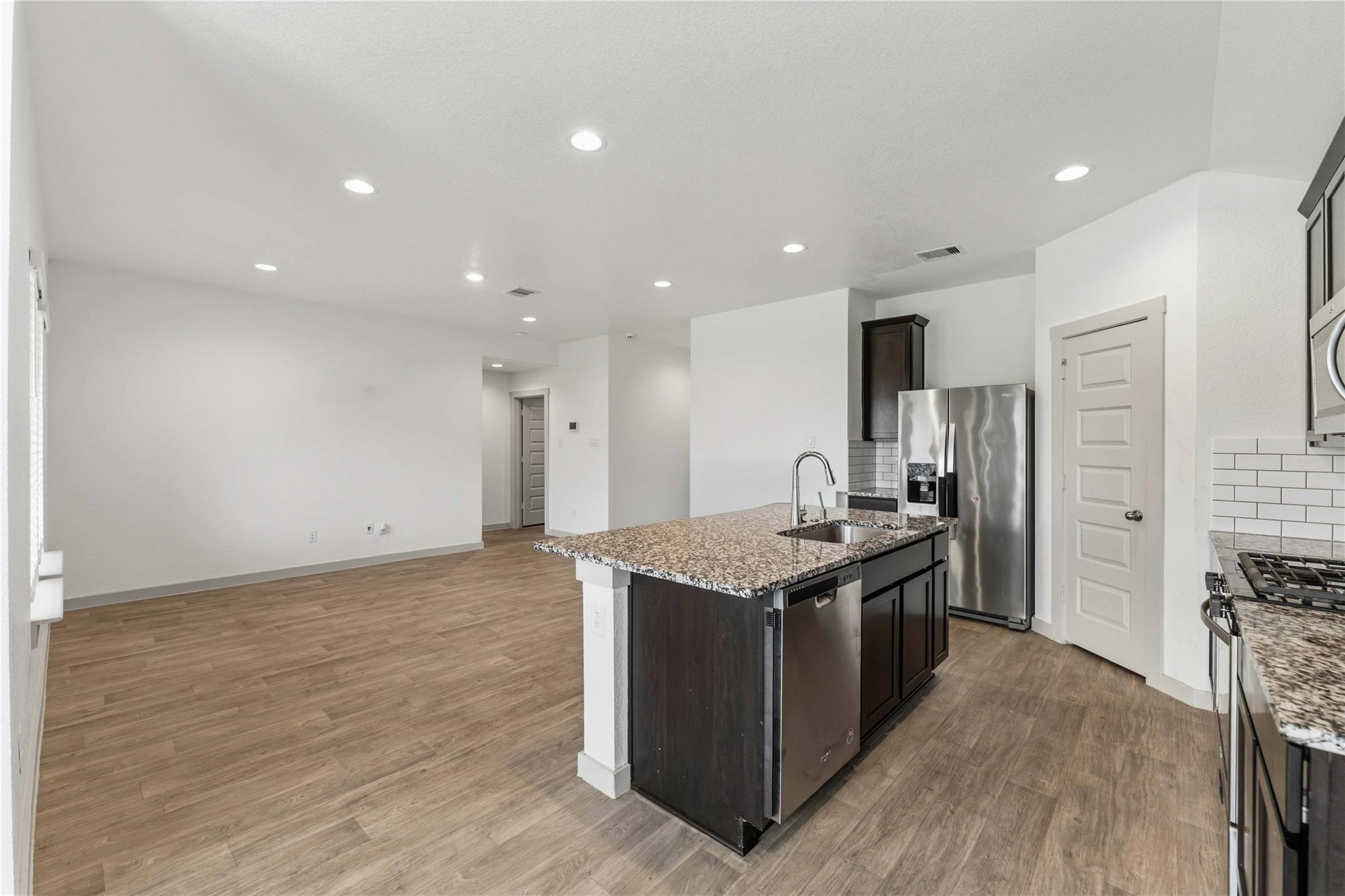 8127 Molasses Way