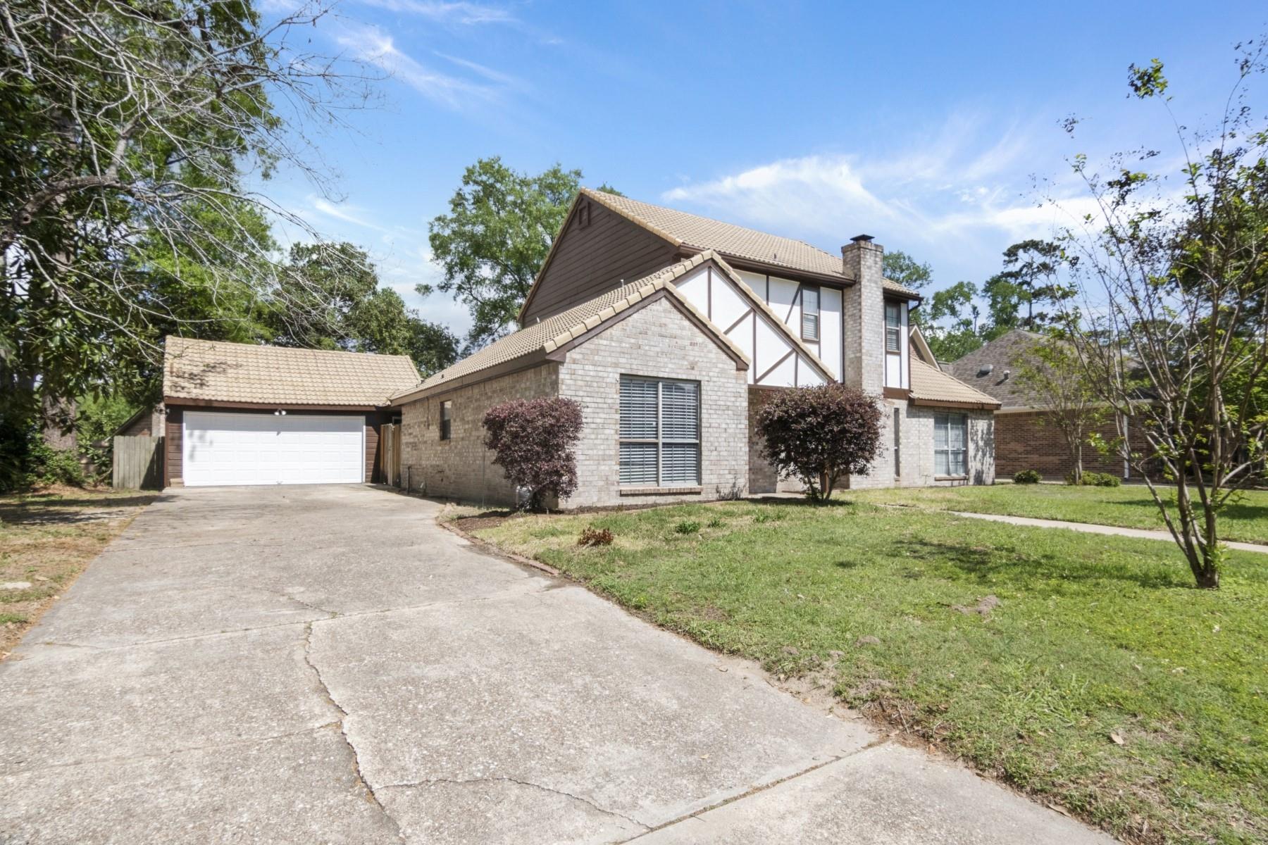 7811 17th Green Drive