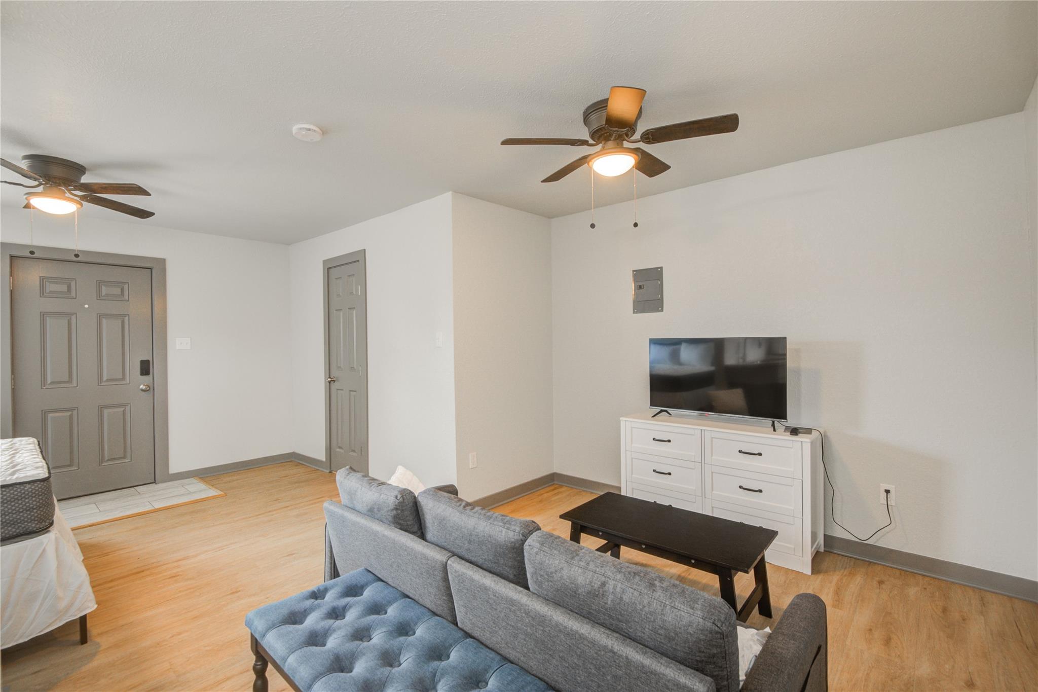 208 W 2nd Street