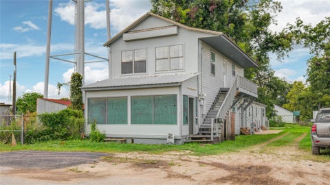 Multifamily For Sale - 208 W 2nd Street<br/> Sweeny, TX 77480