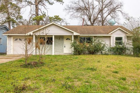 Homes For Sale - 7437 Navasota Street<br/> Houston, TX 77016