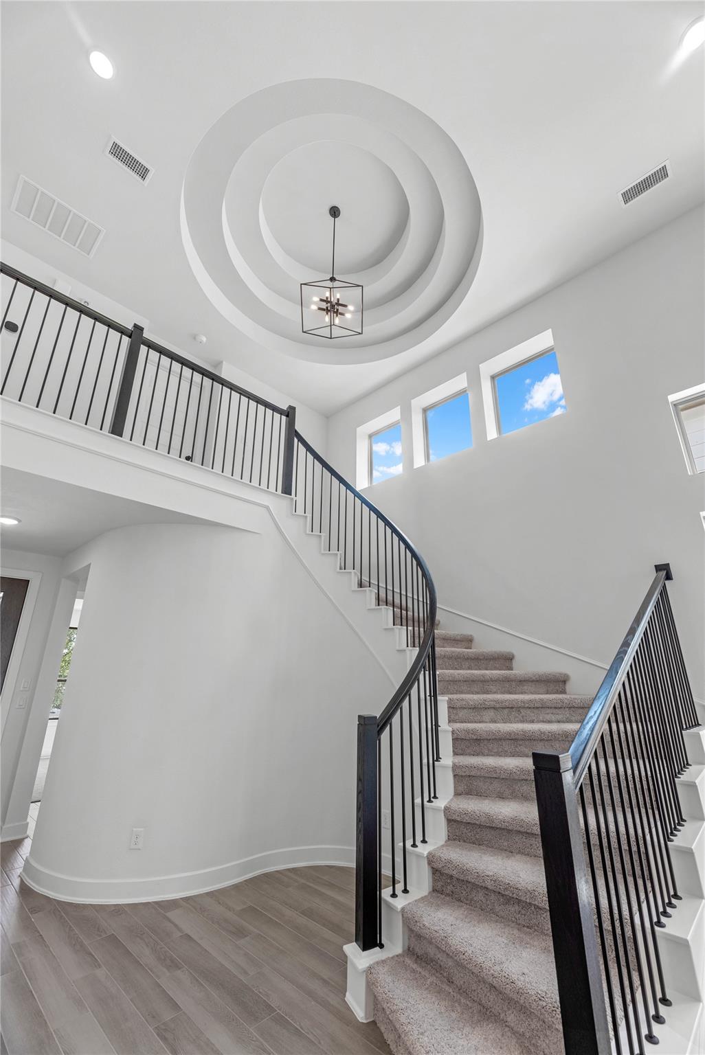 1115 Luna Drive