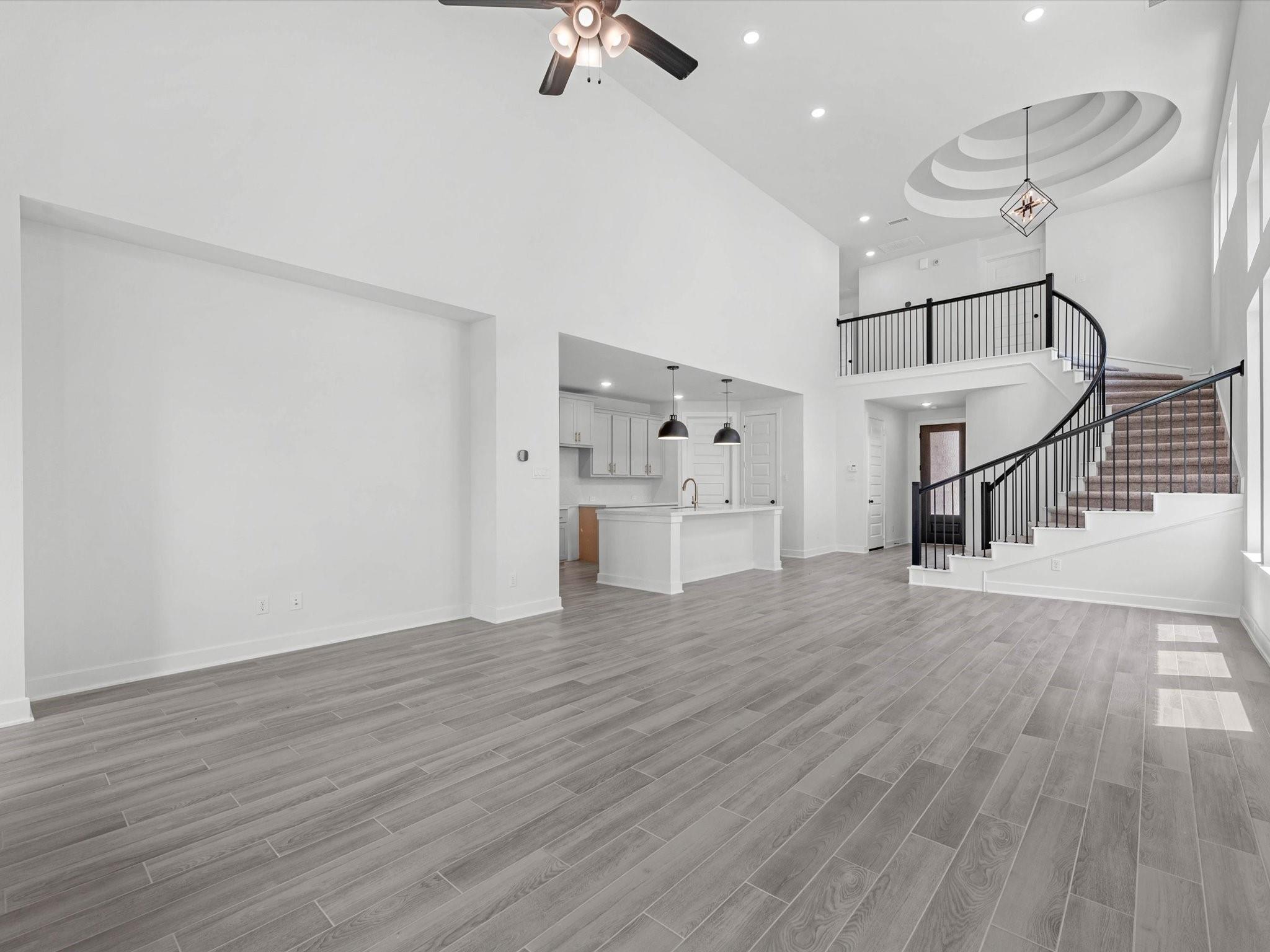 1115 Luna Drive