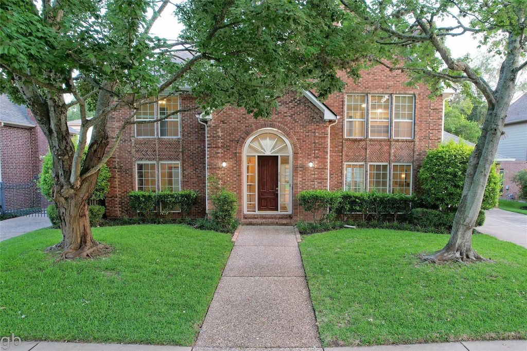 Photo of 2918 Deer Creek Drive, Sugar Land, TX 77478 (MLS # 84906049)