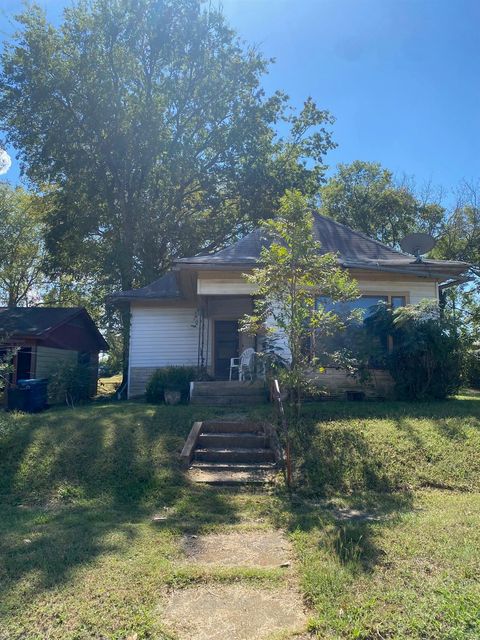 Photo of 624 W Walker Street, Denison, TX 75020 (MLS # 31778283)
