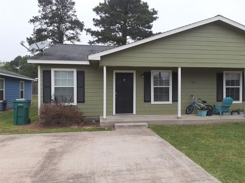 Photo of 134 Southbend Court #B, Willis, TX 77378 (MLS # 61945260)