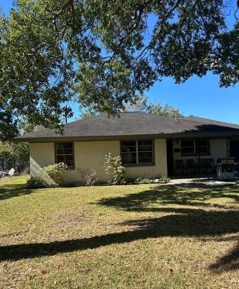 Photo of 407 Meadow Lane, Hitchcock, TX 77563 (MLS # 80602459) Photo of 407 Meadow Lane, Hitchcock, TX 77563 (MLS # 80602459)