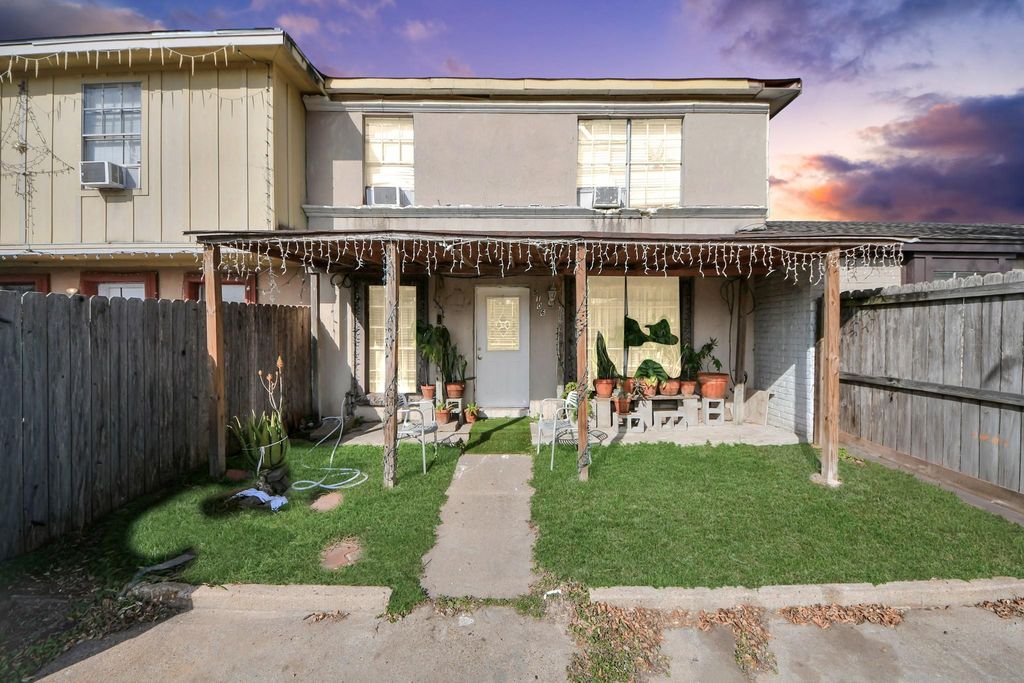 Photo of 5106 Ingomar Way, Houston, TX 77053 (MLS # 3775575)