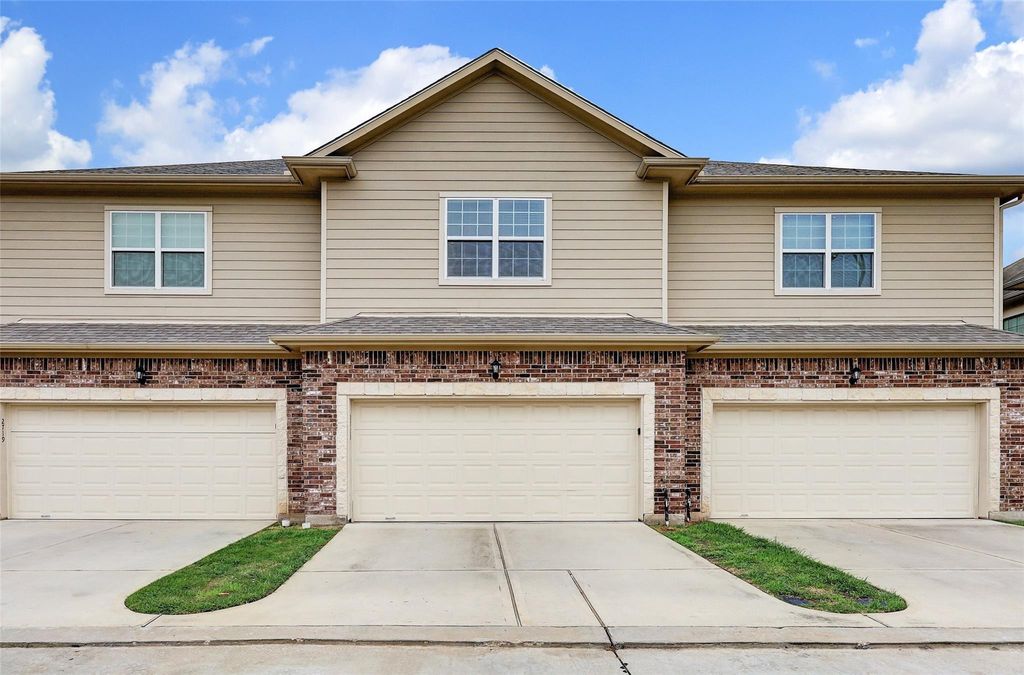 Photo of 2723 Misty Heath Lane, Houston, TX 77082 (MLS # 8126595)
