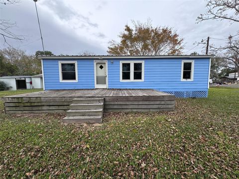 Photo of 902 1st Street, Louise, TX 77455 (MLS # 80416972)