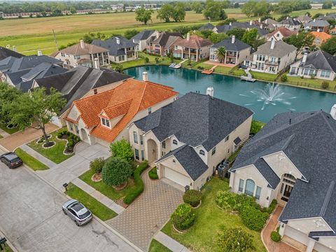 Photo of 14406 Dunrobin Way, Sugar Land, TX 77498 (MLS # 43016019)