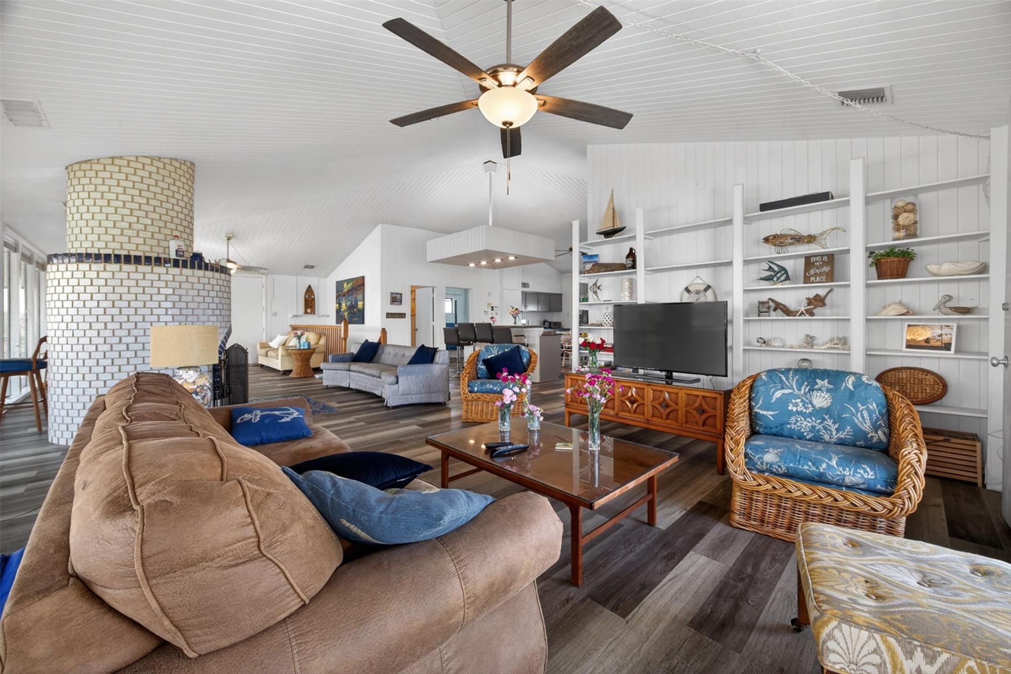 3702 Spanish Wells Road