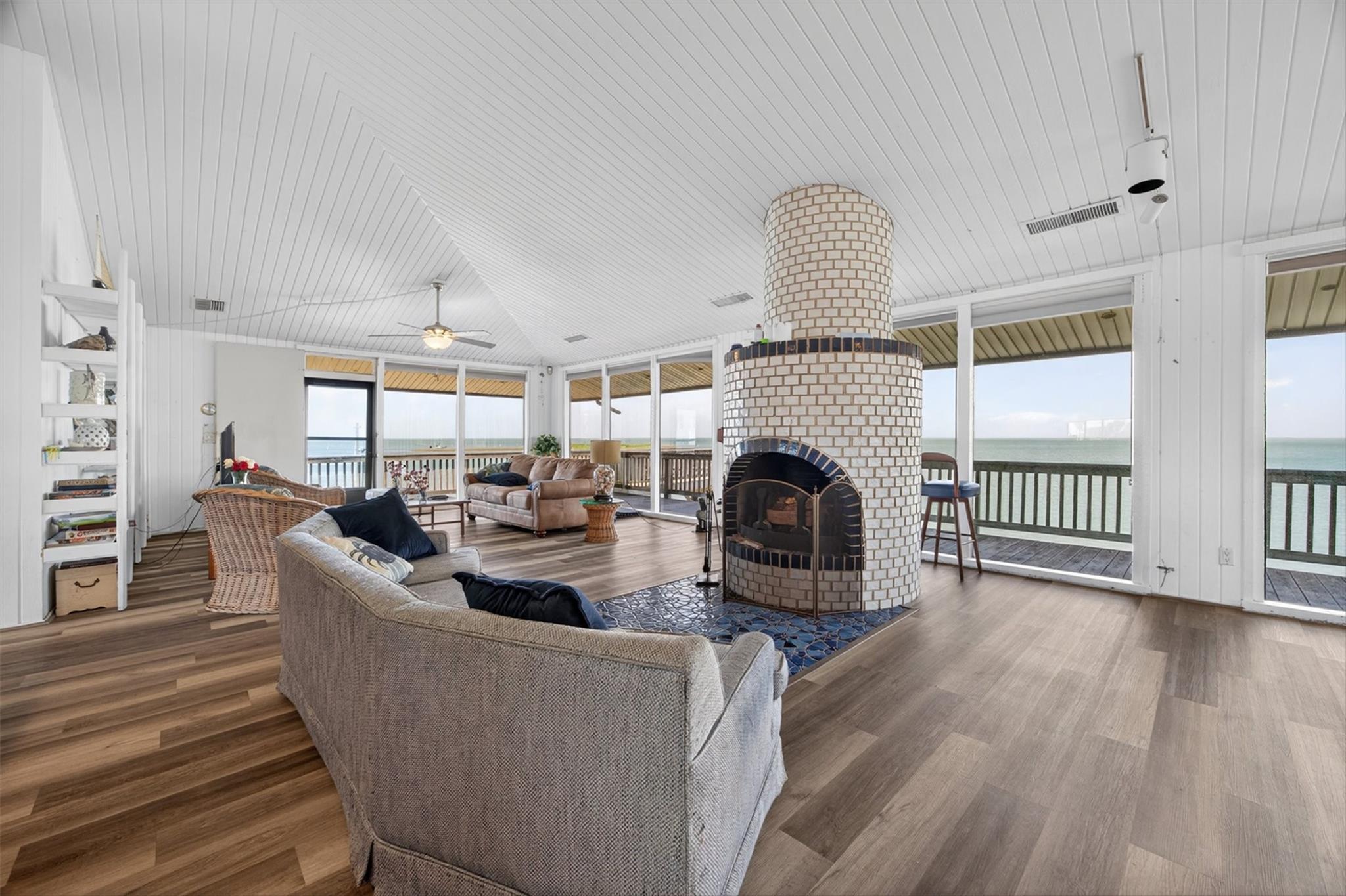 3702 Spanish Wells Road