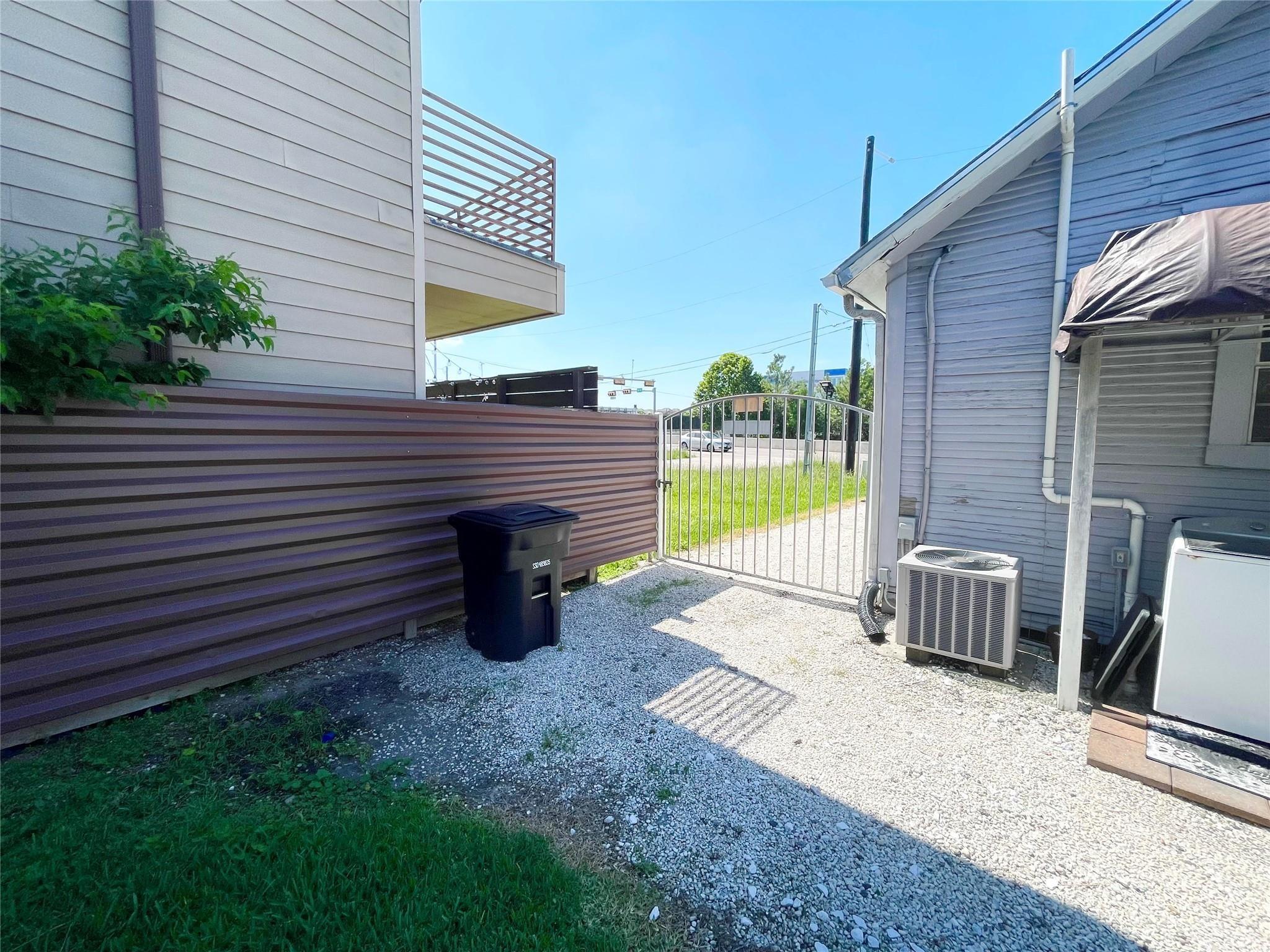 4516 Katy Freeway