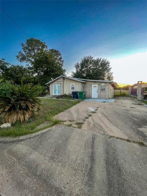 Photo of 709 Sabine Street, Brenham, TX 77833 (MLS # 29977760) Photo of 709 Sabine Street, Brenham, TX 77833 (MLS # 29977760)