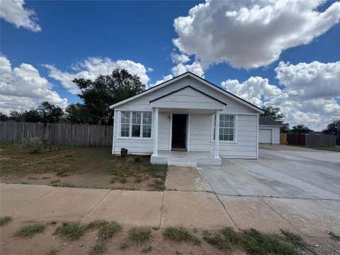 Homes For Sale - 704 E Municipal Drive<br/> Lubbock, TX 79403