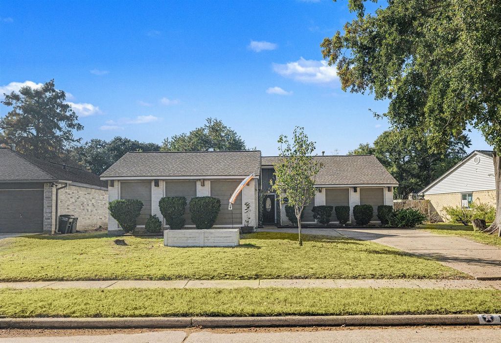 Photo of 18907 Atascocita Trace Drive, Humble, TX 77346 (MLS # 13656730)